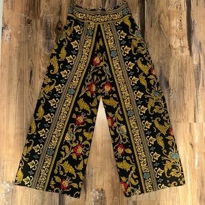 Bali cap Floral Patterned Wide-Leg Pants